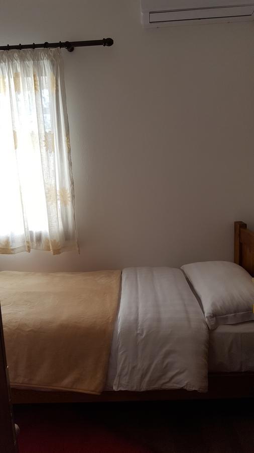 Hotel Bujtina E Bardhe Korça Kültér fotó