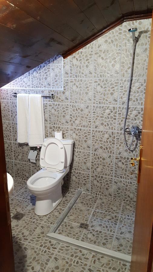 Hotel Bujtina E Bardhe Korça Kültér fotó