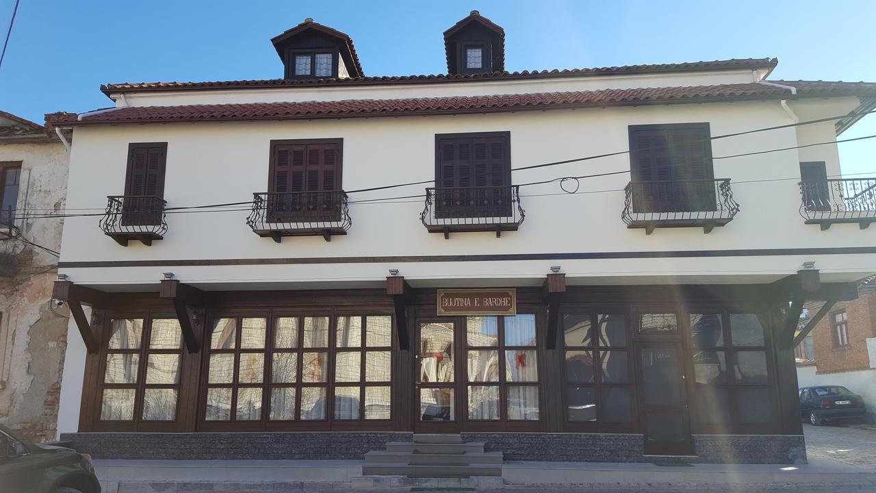 Hotel Bujtina E Bardhe Korça Kültér fotó