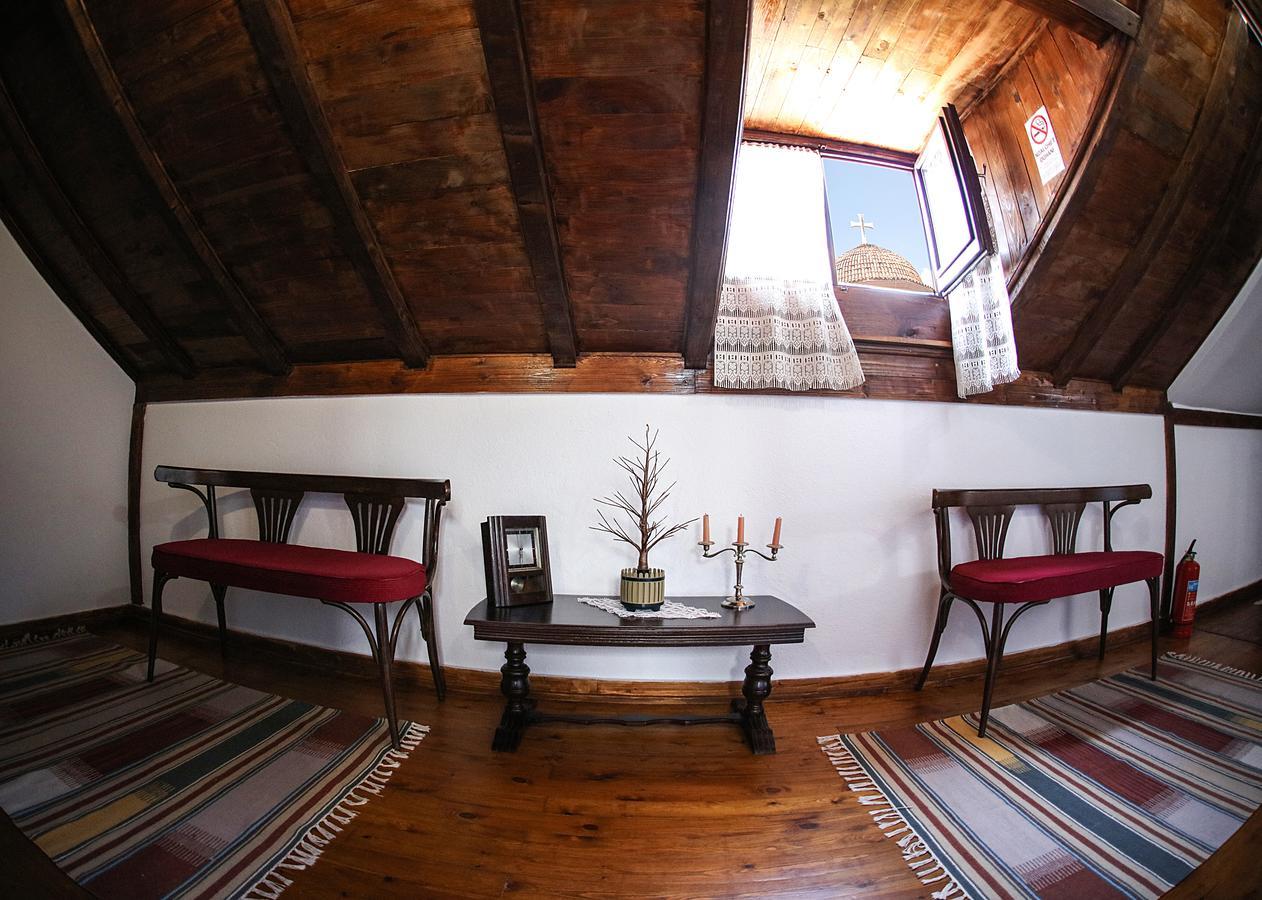 Hotel Bujtina E Bardhe Korça Kültér fotó